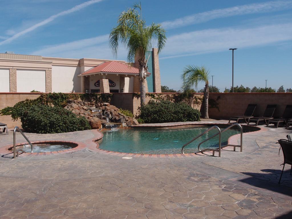 The At Rolling Hills Casino & 3*
